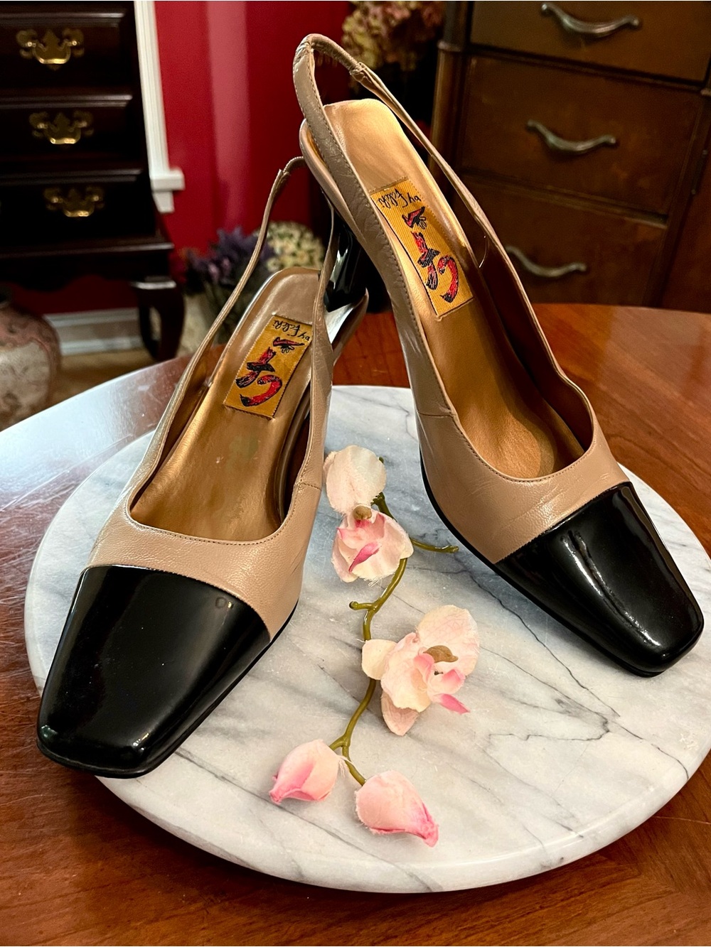 VTG Chi by Falchi Beige & Black Patent Leather Cap Toe Slingback Heels Size 9.5B